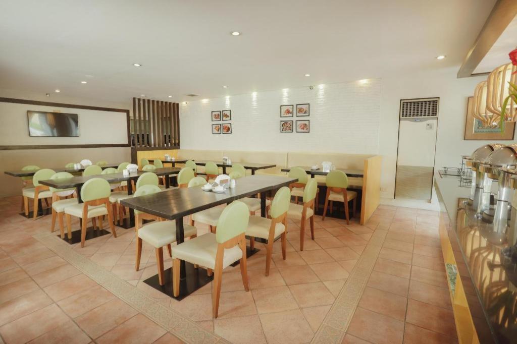 Casa Leticia Boutique Hotel Davao City Esterno foto