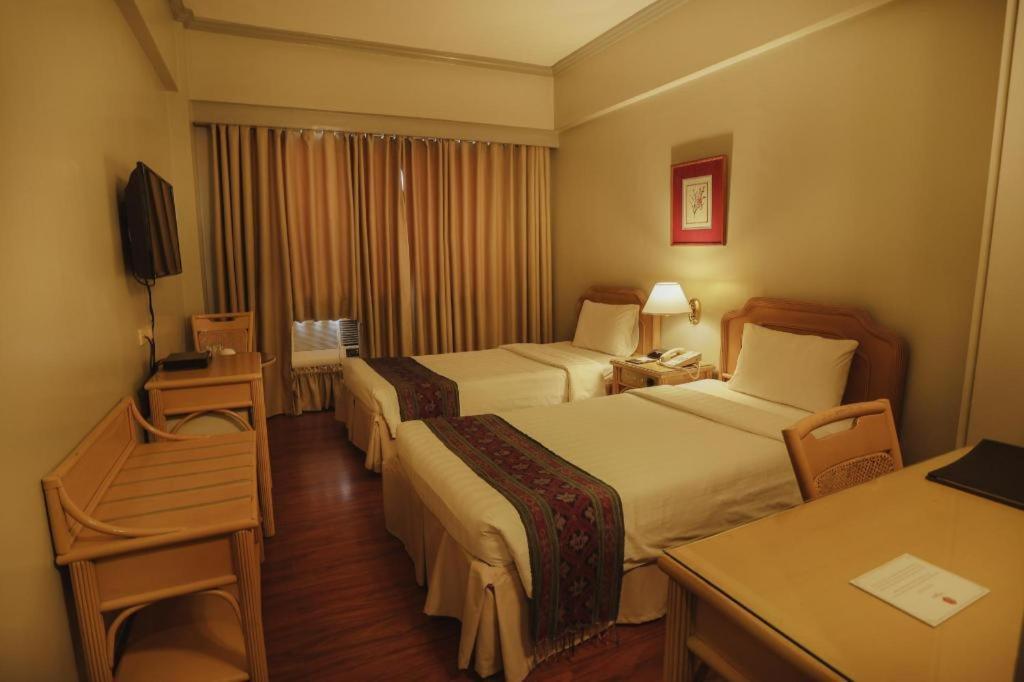 Casa Leticia Boutique Hotel Davao City Esterno foto