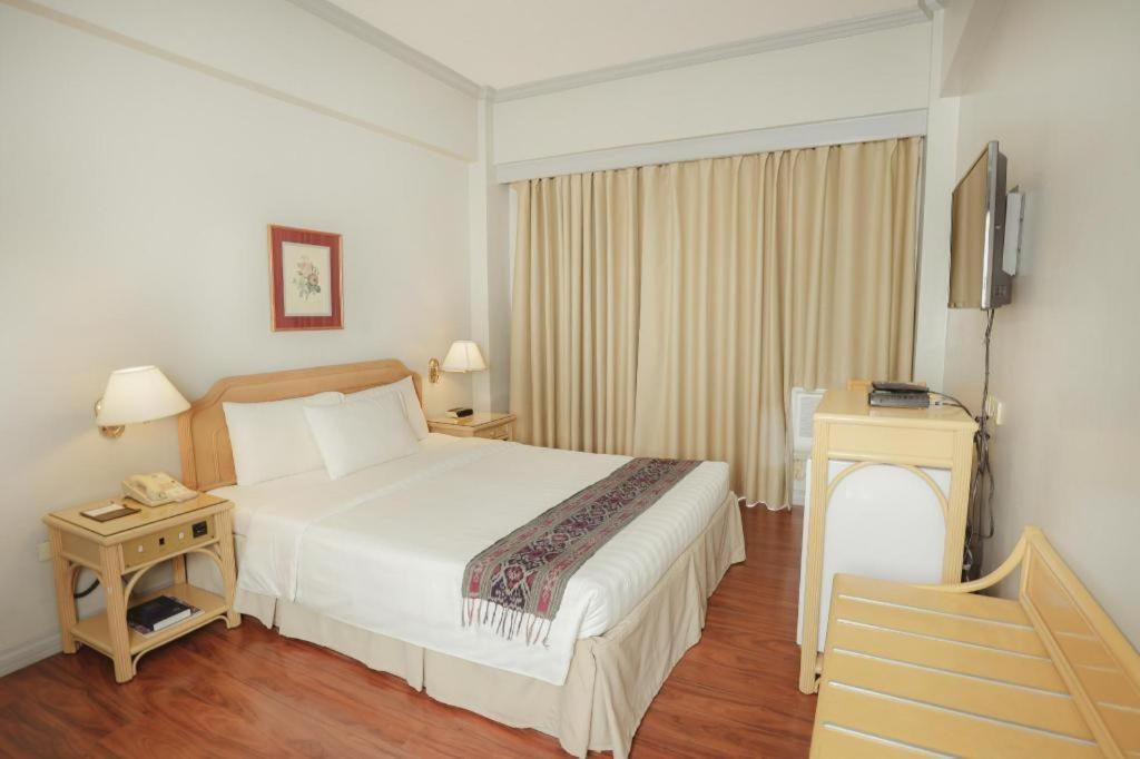 Casa Leticia Boutique Hotel Davao City Esterno foto